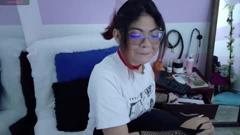 Snapshot of cat_white chatting on October 17, 7:07 pm Cata online show from October 17, 7:07 pm