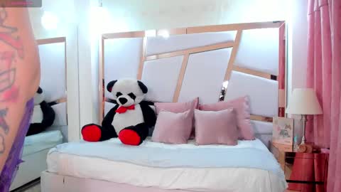 Catalehia online show from November 4, 3:24 pm