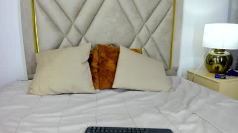 Catalina online show from January 17, 9:50 pm