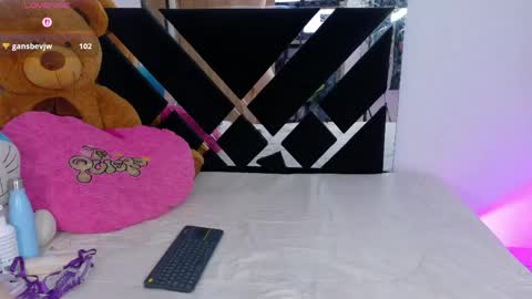 Catalina  online show from April 1, 11:01 pm