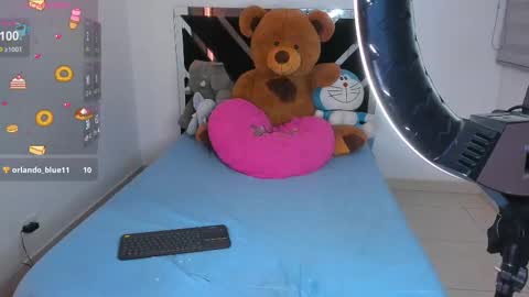 Snapshot of catalina_smith__ chatting on September 25, 11:23 pm Catalina online show from September 25, 11:23 pm