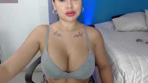 Snapshot of caterineloves chatting on February 18, 6:58 pm katerine online show from February 18, 6:58 pm