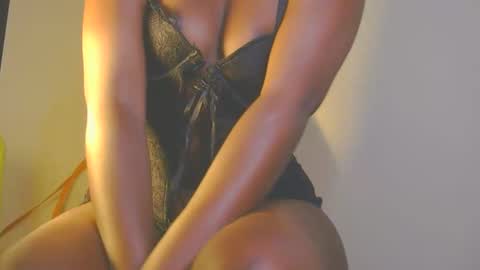 Snapshot of cathynoir chatting on October 1, 3:16 am catrine online show from October 1, 3:16 am