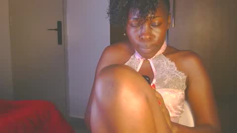 Snapshot of cathynoir chatting on October 16, 4:23 am catrine online show from October 16, 4:23 am