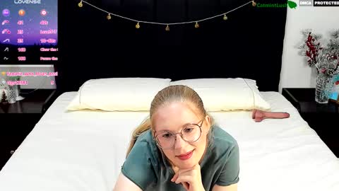 CatmintLush online show from December 22, 1:12 am