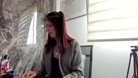 CATT EVANS online show from February 24, 5:31 pm