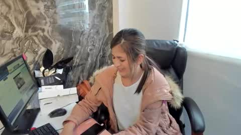 CATT EVANS online show from January 15, 9:45 pm