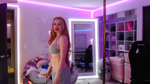 Ccinnamon online show from January 30, 3:00 am