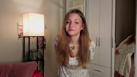 Lina  online show from September 18, 7:29 pm