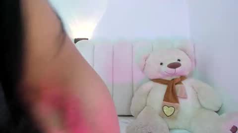 Snapshot of celeste_chic chatting on February 25, 2:25 am celeste_chic online show from February 25, 2:25 am