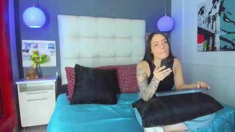 celeste_starsss online show from November 4, 4:14 am