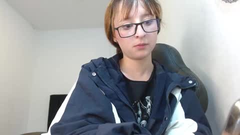 Snapshot of celesteayase chatting on March 7, 3:19 am celesteayase online show from March 7, 3:19 am