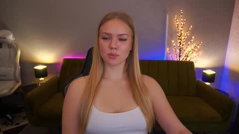 celestenoirr online show from October 28, 7:42 am