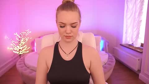 celestenoirr online show from March 11, 10:40 am