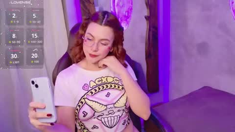 Snapshot of celineblossom_ chatting on October 9, 4:34 pm Celine online show from October 9, 4:34 pm