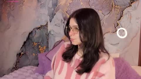 Hello guys my name is Sofi and Lizzie and  Vanessa online show from February 20, 4:45 am