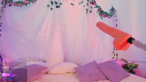 Hello guys my name is Sofi and Lizzie and  Vanessa online show from December 17, 9:10 pm