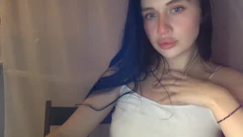Snapshot of cerisedood82 chatting on October 4, 8:17 pm Eva online show from October 4, 8:17 pm