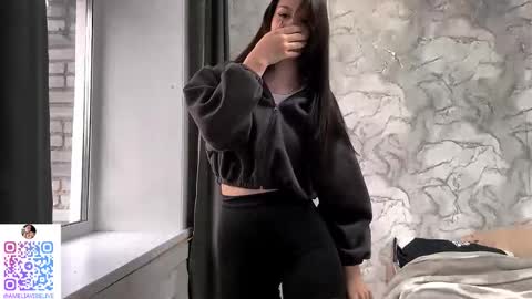 Snapshot of chanel_no_5 chatting on October 12, 7:34 am Amelia online show from October 12, 7:34 am