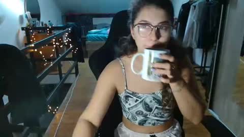 Stephanieblisss online show from December 5, 10:36 am