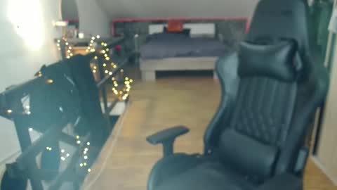 Stephanieblisss online show from February 11, 5:06 pm