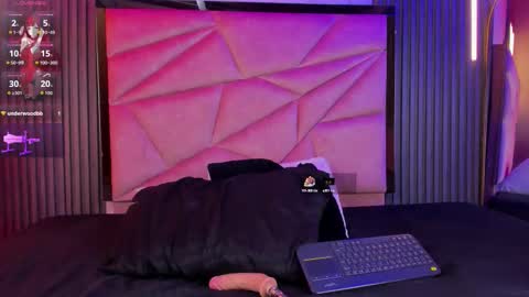 Channel Guss online show from October 10, 10:03 pm