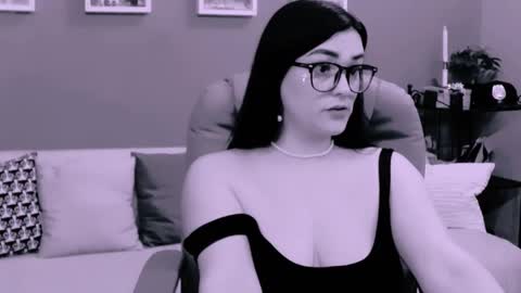 The Queen online show from March 8, 4:06 pm