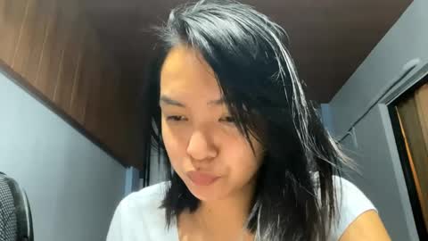 Elly online show from April 1, 1:41 pm