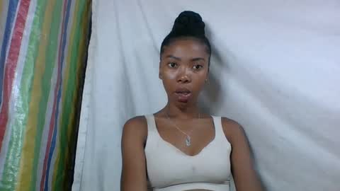chariola0101 online show from February 2, 6:58 am