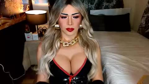 charismatic_apple online show from April 1, 3:07 am