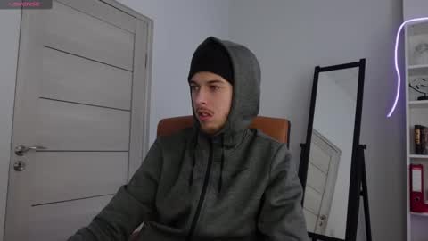 CHARLES SINS online show from February 26, 9:55 am