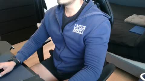 charliekkw online show from December 14, 8:59 pm