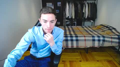 carlos reyes online show from February 12, 2:10 pm