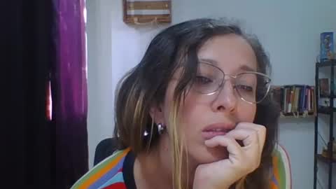 Snapshot of charlot_ponze chatting on October 16, 7:02 pm charlott online show from October 16, 7:02 pm