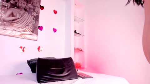 Snapshot of charlote_zc_ chatting on February 16, 2:09 am Charlote online show from February 16, 2:09 am