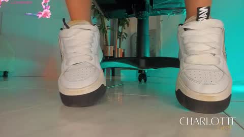 charlotte  grey online show from December 1, 7:45 pm