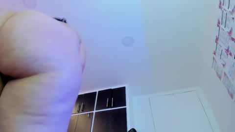 Snapshot of charlotte_icee chatting on February 27, 7:47 pm Charlotte Icee online show from February 27, 7:47 pm