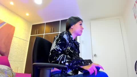 Snapshot of charlotte_icee chatting on February 1, 5:05 pm Charlotte Icee online show from February 1, 5:05 pm