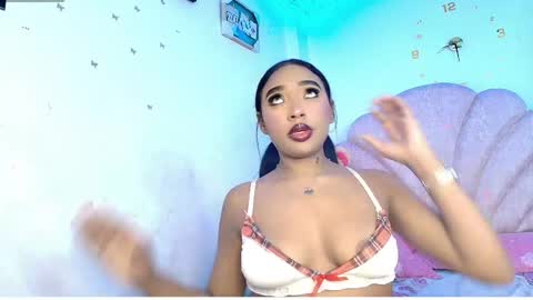 charlotte_walker1 online show from May 5, 9:26 am