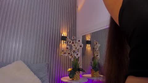 CharlotteBrown online show from December 18, 7:42 pm