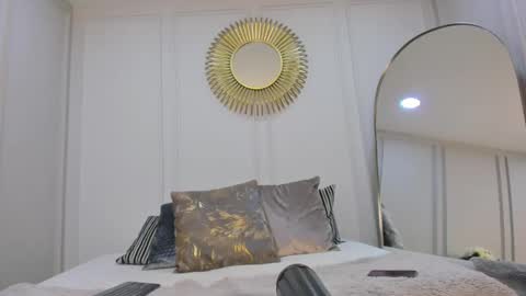 charlottebrownn_ online show from September 19, 1:10 am