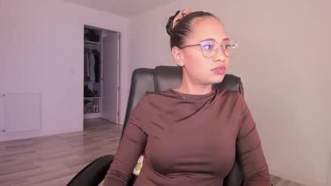 charlotte hamilton online show from October 5, 7:10 pm