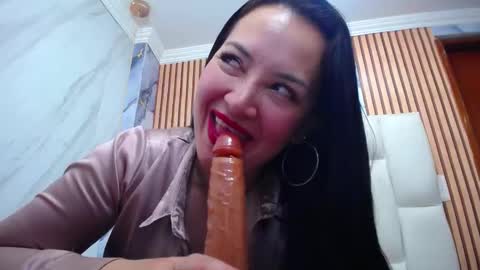 Charlotte  Schmidt online show from January 10, 5:51 pm