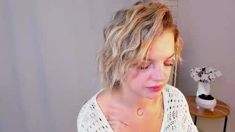 Snapshot of charmaineterrill chatting on October 3, 4:59 pm Maya online show from October 3, 4:59 pm