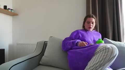 katie online show from April 3, 2:13 pm