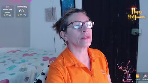 Snapshot of chayla_ruiz chatting on October 10, 9:30 pm CHAYLA VICTORIA RUIZ online show from October 10, 9:30 pm