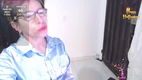 CHAYLA VICTORIA RUIZ  online show from November 12, 10:28 am