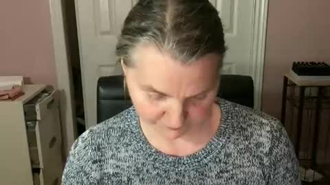 chealsiek online show from April 1, 11:01 pm