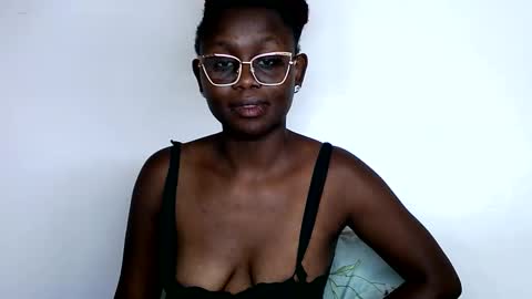 Snapshot of cheeky_charms chatting on October 10, 2:56 pm cheeky_charms online show from October 10, 2:56 pm