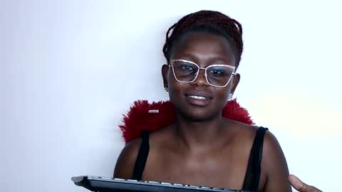 Snapshot of cheeky_charms chatting on September 24, 2:18 am cheeky_charms online show from September 24, 2:18 am